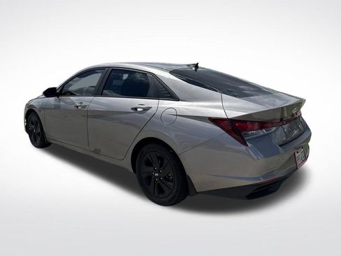 Used 2023 Hyundai Elantra SEL FWD image 5