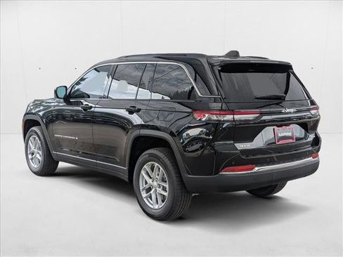 New 2025 Jeep Grand Cherokee Laredo X w/ Luxury Tech Group I image 8