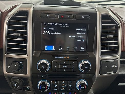 Used 2018 Ford F150 Platinum w/ Equipment Group 701A Luxury image 22