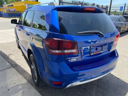 Used 2015 Dodge Journey Crossroad w/ Flexible Seating Group FWD image 2
