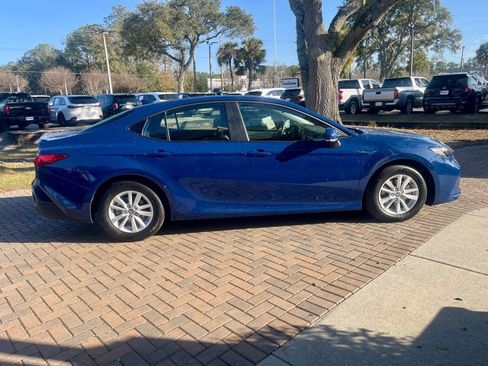Used 2026 Toyota Camry LE image 6