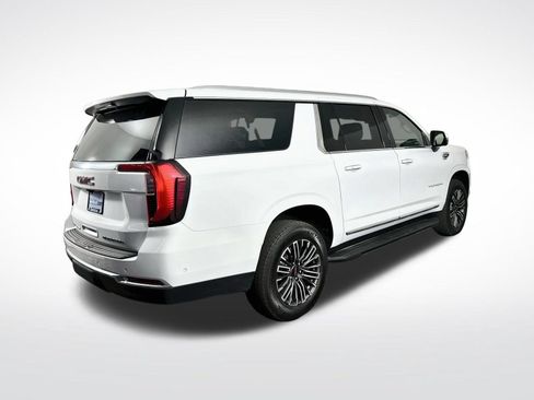 Used 2026 GMC Yukon XL Elevation AWD/4WD image 8