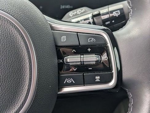 Used 2025 Kia Carnival SX Prestige FWD image 21