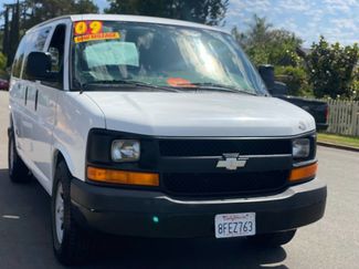 Used 2009 Chevrolet Express 1500 Passenger image 1