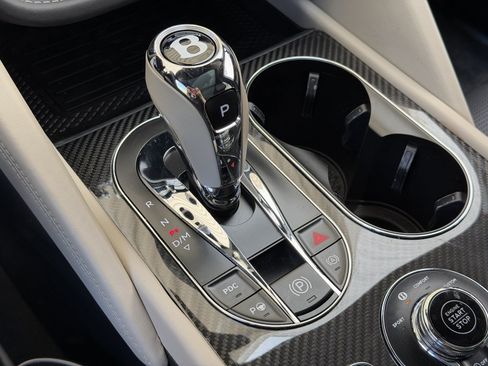 Used 2023 Bentley Bentayga AWD/4WD image 28
