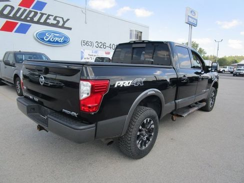 Used 2017 Nissan Titan PRO-4X image 9