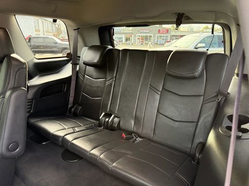 Used 2017 Cadillac Escalade Premium Luxury image 17