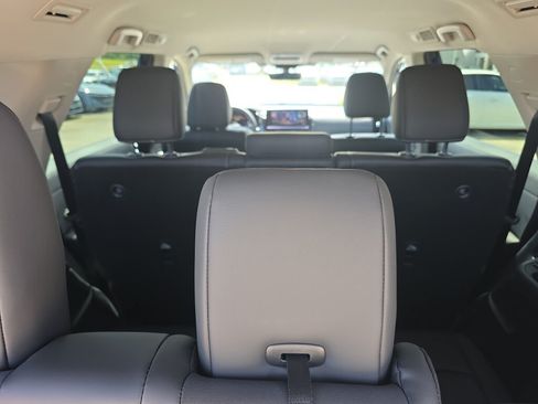 New 2026 Nissan Pathfinder SL FWD image 3