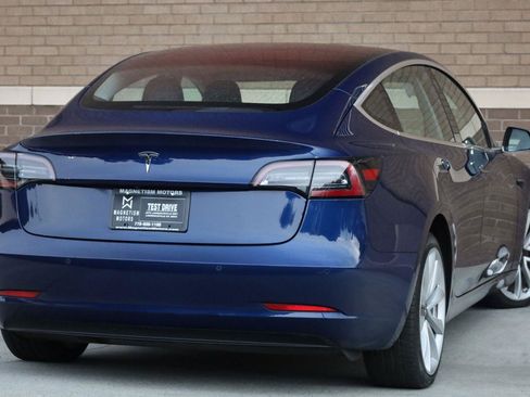 Used 2018 Tesla Model 3 Long Range RWD image 9