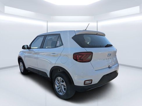 New 2026 Hyundai Venue SE image 5
