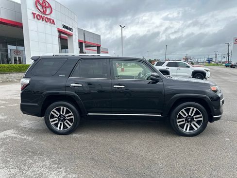 Used 2017 Toyota 4Runner Limited AWD/4WD image 8