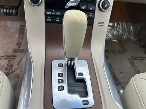 Used 2011 Volvo S80 3.2 w/ Climate Pkg image 22