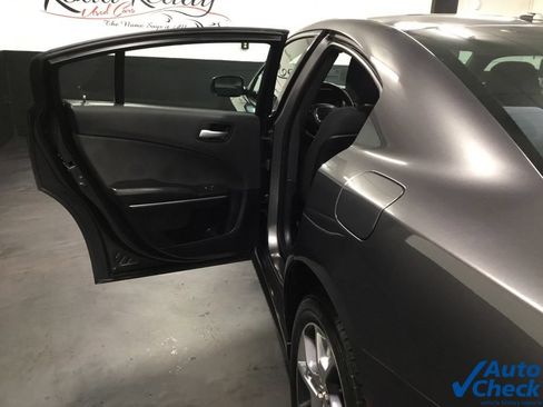 Used 2015 Dodge Charger SE w/ Power Sunroof Group AWD/4WD image 24