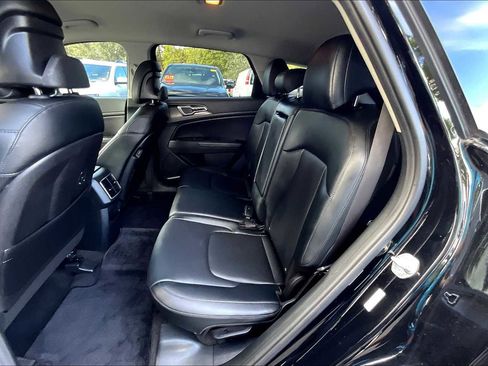 Used 2023 Kia Sportage EX image 25
