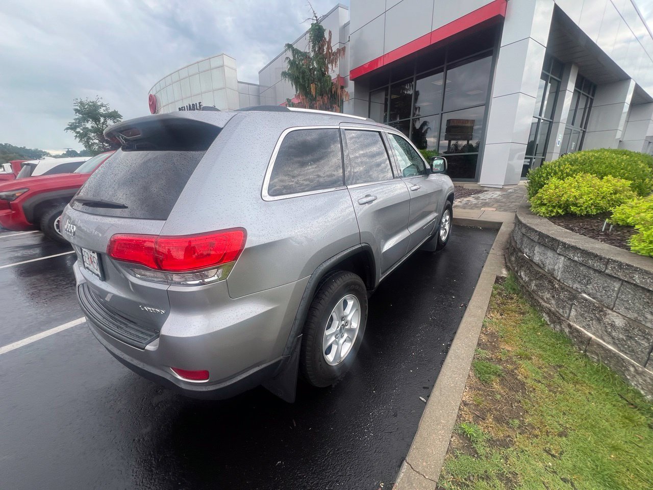 Used 2014 Jeep Grand Cherokee Laredo w/ Quick Order Package 23E AWD/4WD image 5