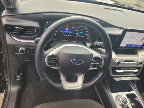 Certified 2022 Ford Explorer XLT image 30