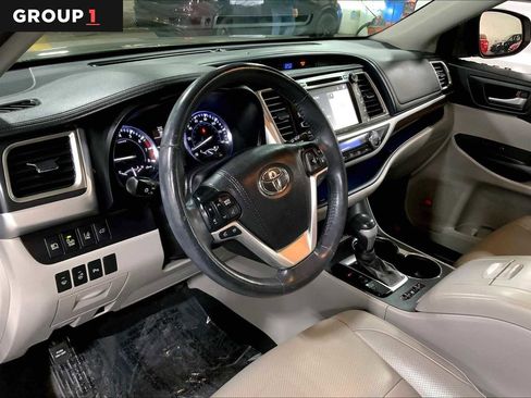 Used 2016 Toyota Highlander Limited Platinum image 17