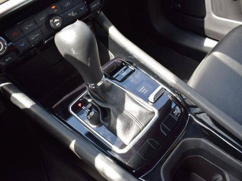Used 2024 Jeep Compass Limited w/ Sun and Sound Group AWD/4WD image 29