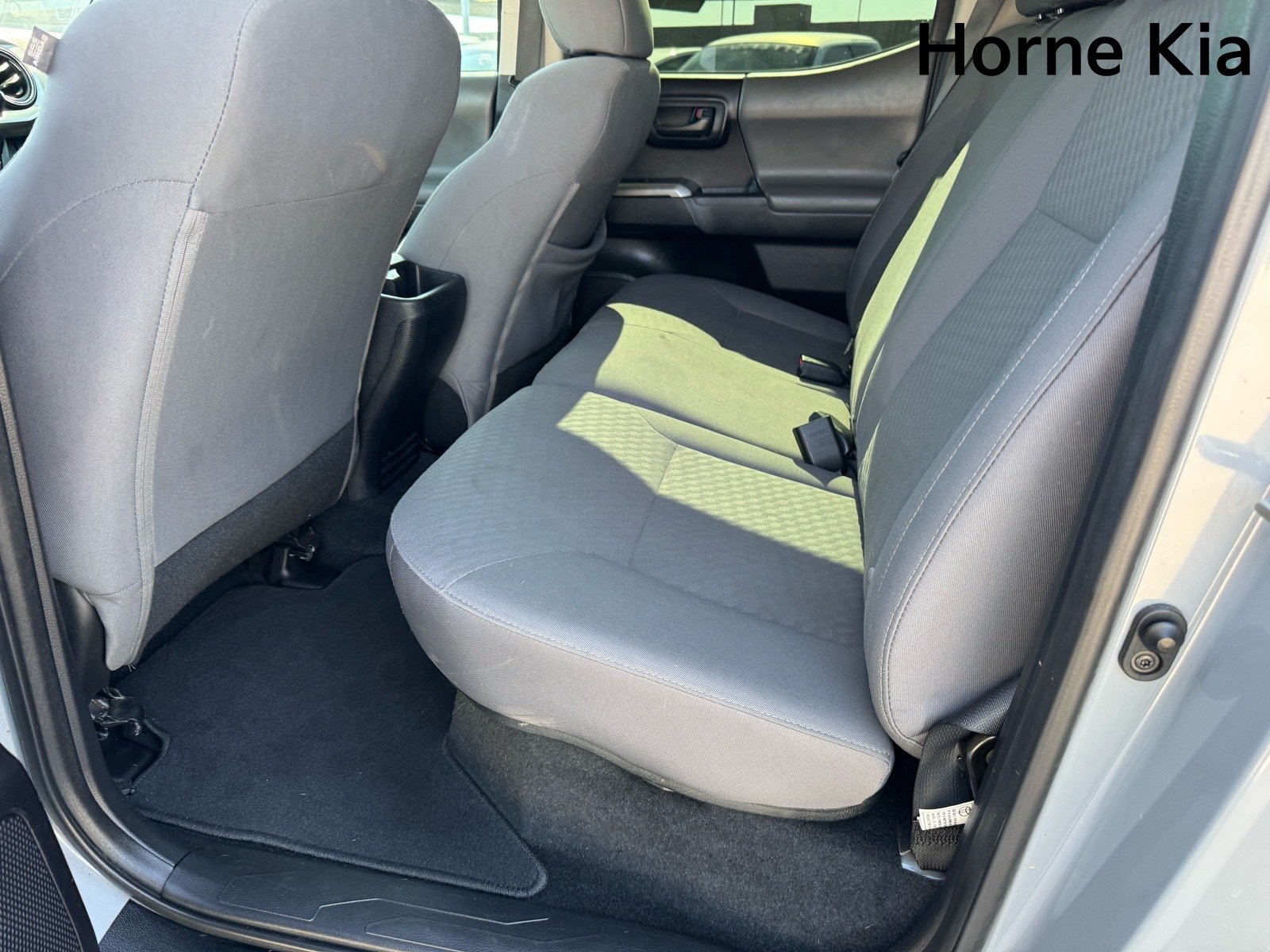 Used 2020 Toyota Tacoma SR5 RWD image 13