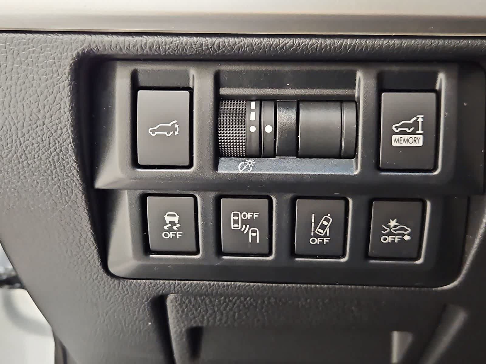 Used 2018 Subaru Outback 2.5i Limited AWD/4WD image 36