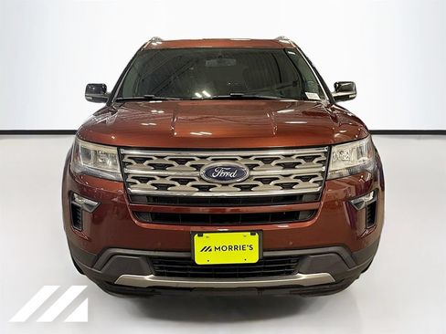 Used 2018 Ford Explorer XLT w/ Equipment Group 202A FWD image 2