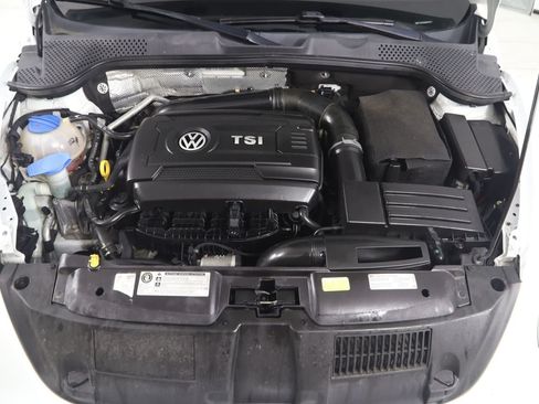 Used 2016 Volkswagen Beetle 1.8T Classic FWD image 43