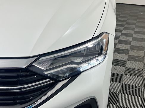 Used 2023 Volkswagen Jetta SE FWD image 11