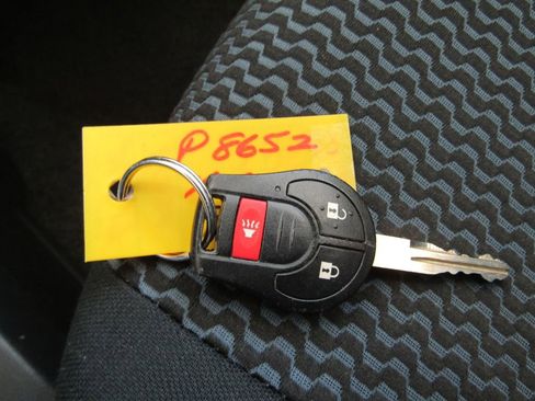 Used 2017 Nissan Versa Note SV FWD image 24