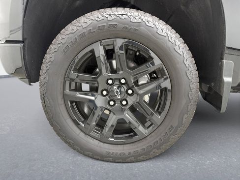 Used 2026 Chevrolet Silverado 1500 Custom Trail Boss w/ LPO, Dark Essentials Package image 12