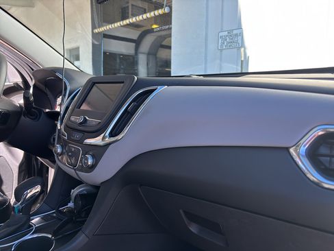 Used 2022 Chevrolet Equinox LS w/ LS Convenience Package image 7