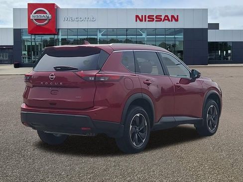 Used 2025 Nissan Rogue SV AWD/4WD image 7