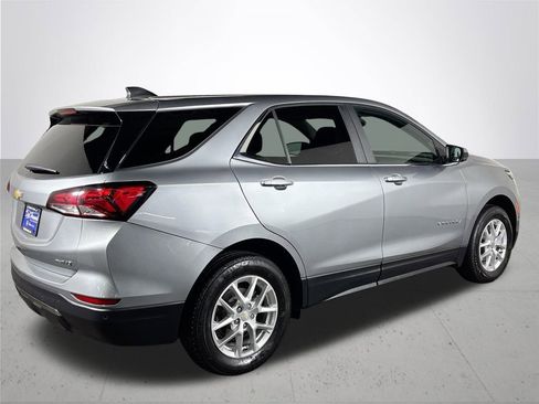 Used 2023 Chevrolet Equinox LT w/ Driver Convenience Package image 6