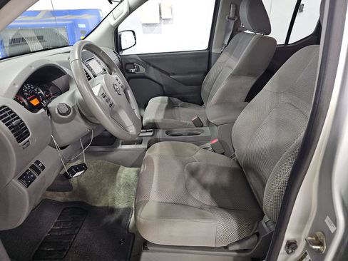 Used 2018 Nissan Frontier SV RWD image 7