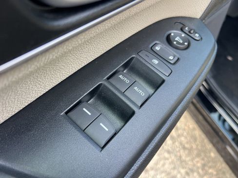 Used 2017 Honda CR-V EX image 11