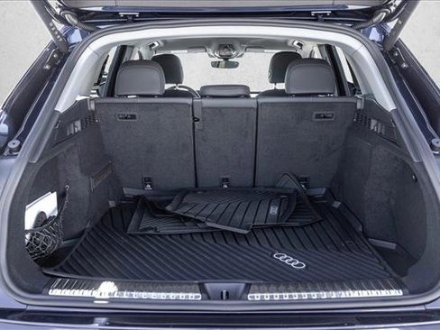 Used 2025 Audi Q5 Premium image 22