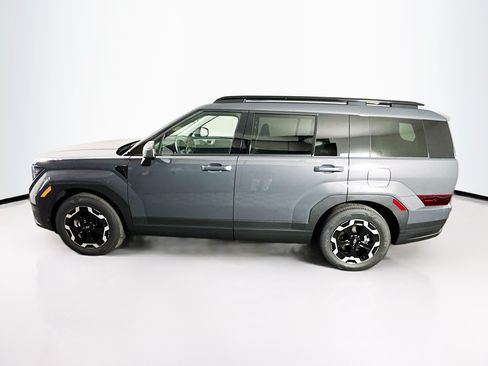 Used 2025 Hyundai Santa Fe SEL FWD image 4
