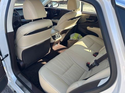 Used 2018 Lexus LS 500 w/ Interior Upgrade Package image 11