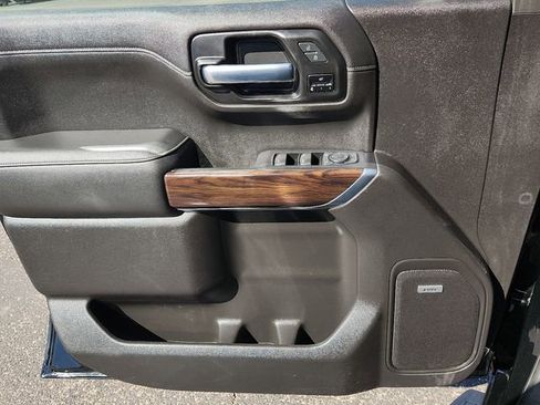 Used 2020 GMC Sierra 1500 SLT image 16