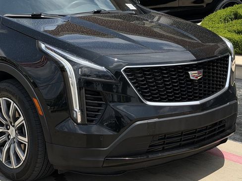 Used 2022 Cadillac XT4 Sport w/ Enhanced Visibility Package FWD image 10