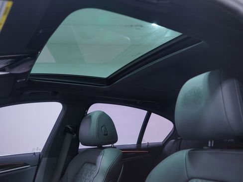 Used 2022 BMW 530i w/ Convenience Package image 8