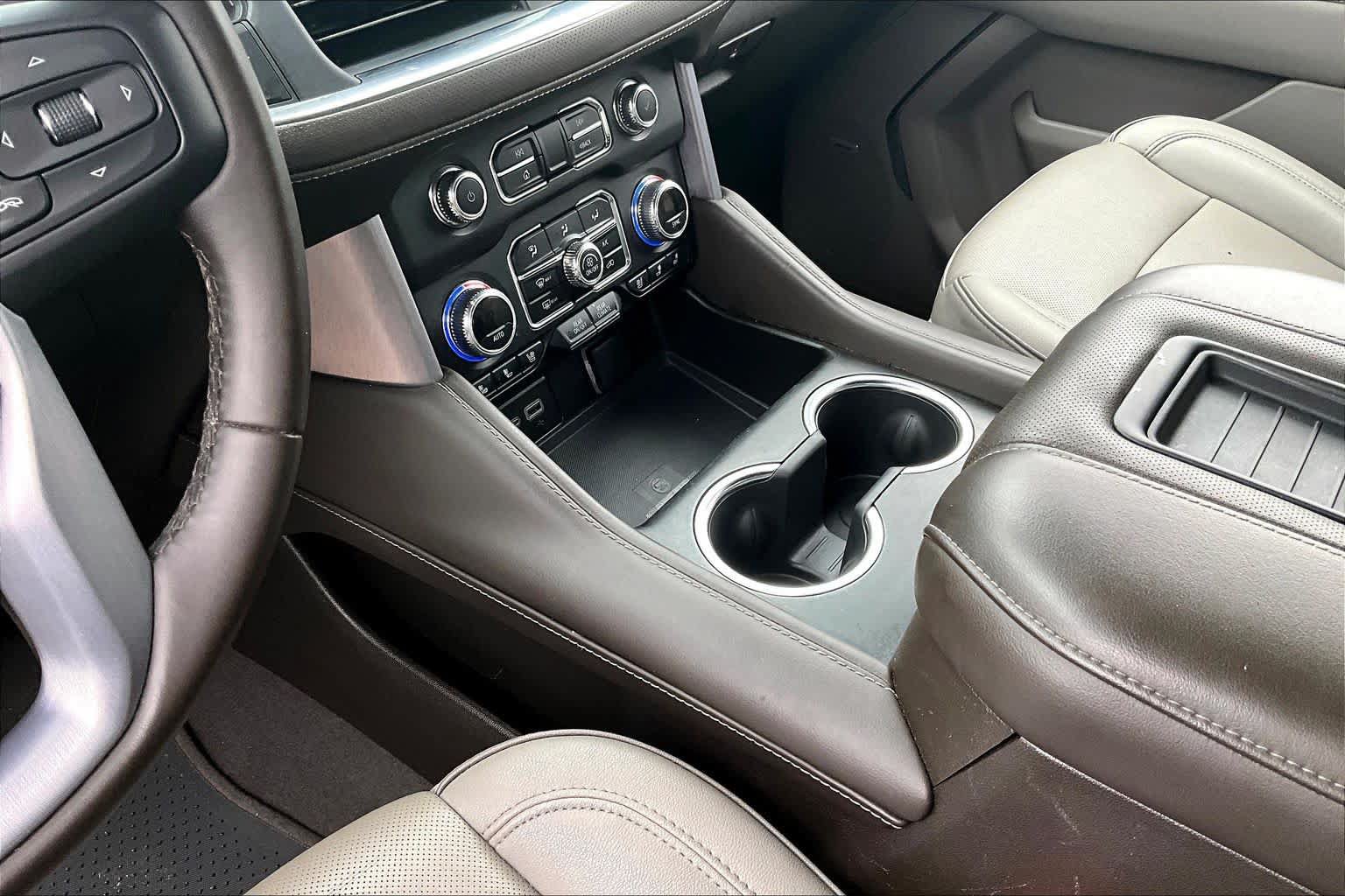 Used 2024 GMC Yukon SLT RWD image 17