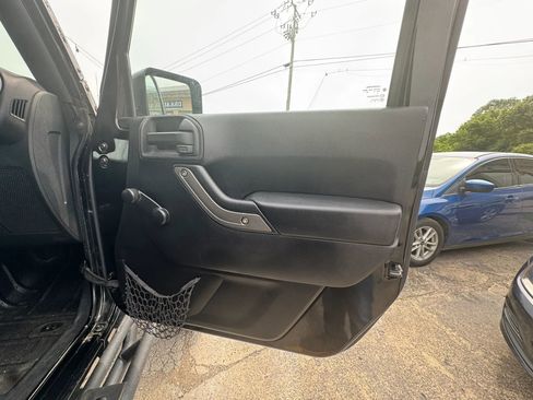 Used 2015 Jeep Wrangler Unlimited Sport AWD/4WD image 21