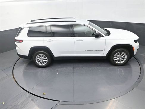 New 2025 Jeep Grand Cherokee L Laredo image 16