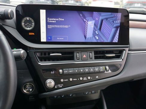 Certified 2025 Lexus ES 300h w/ Premium Package image 16