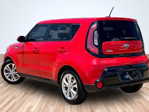 Used 2016 Kia Soul + FWD image 10