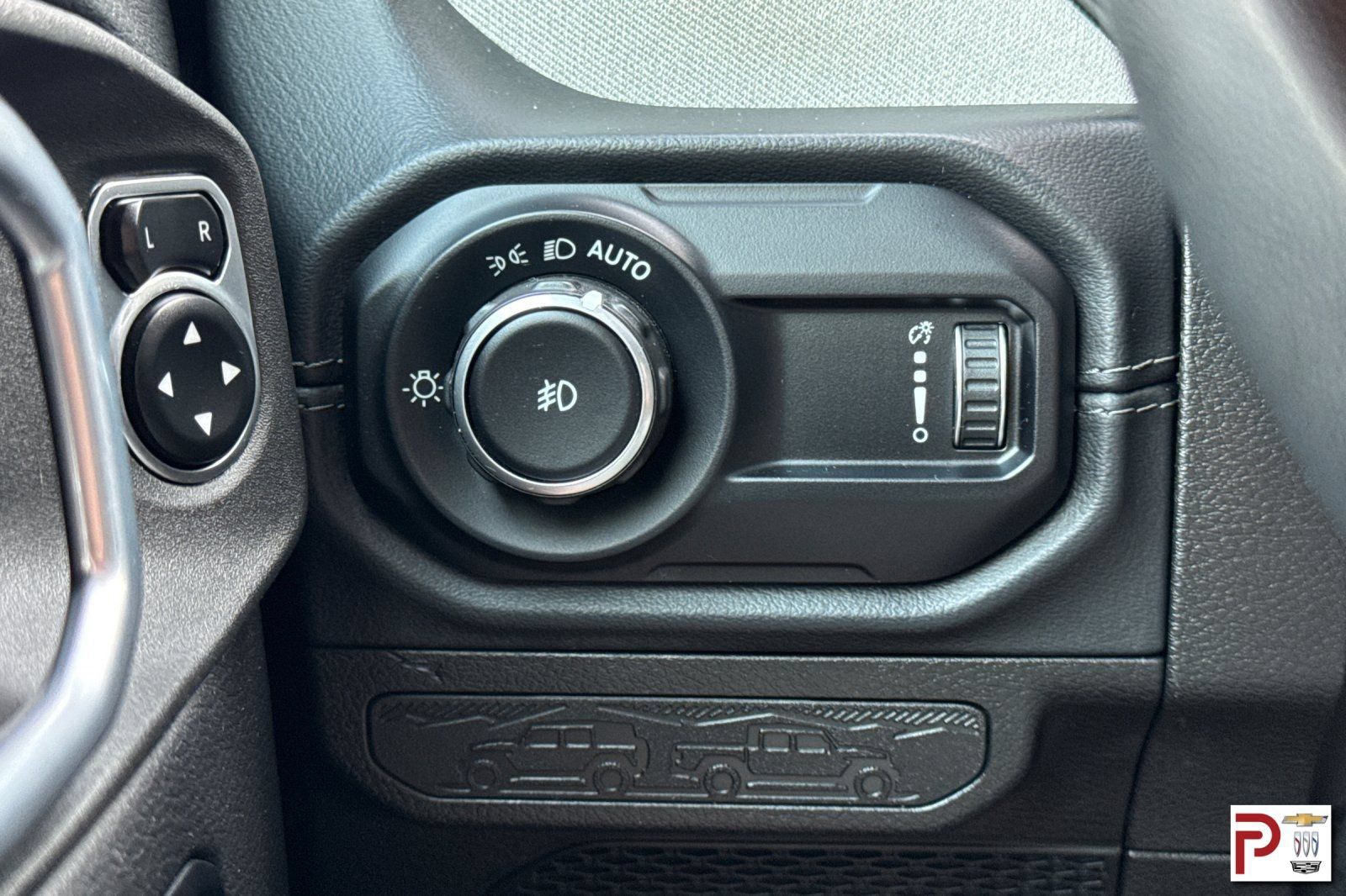 Used 2024 Jeep Wrangler Unlimited Sahara AWD/4WD image 31