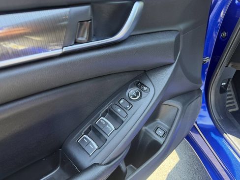 Used 2018 Honda Accord Sport image 10