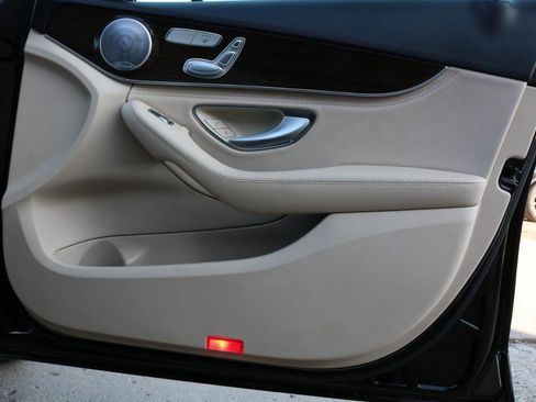 Used 2015 Mercedes-Benz C 300 4MATIC image 38