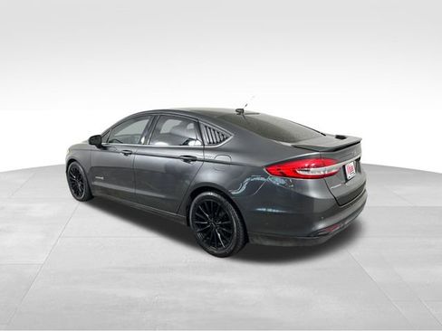 Used 2018 Ford Fusion SE w/ Equipment Group 601A image 4