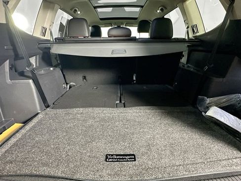 Used 2025 Volkswagen Atlas Peak Edition SE image 27